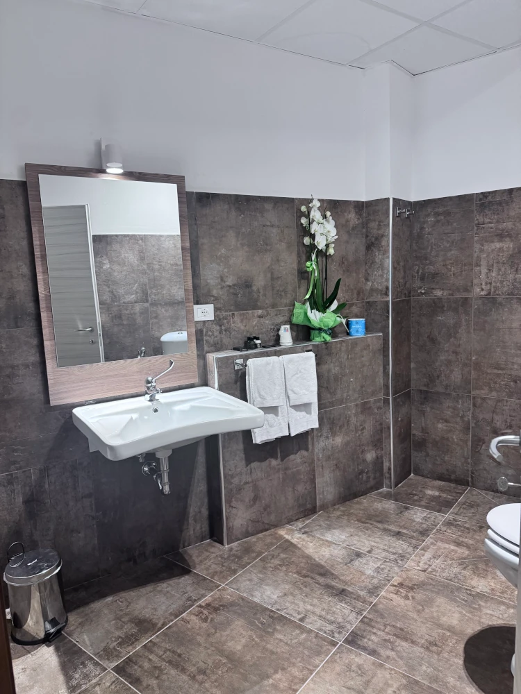 Singola Superior, comfort superiore per trasferte esigenti in Toscana - foto 2